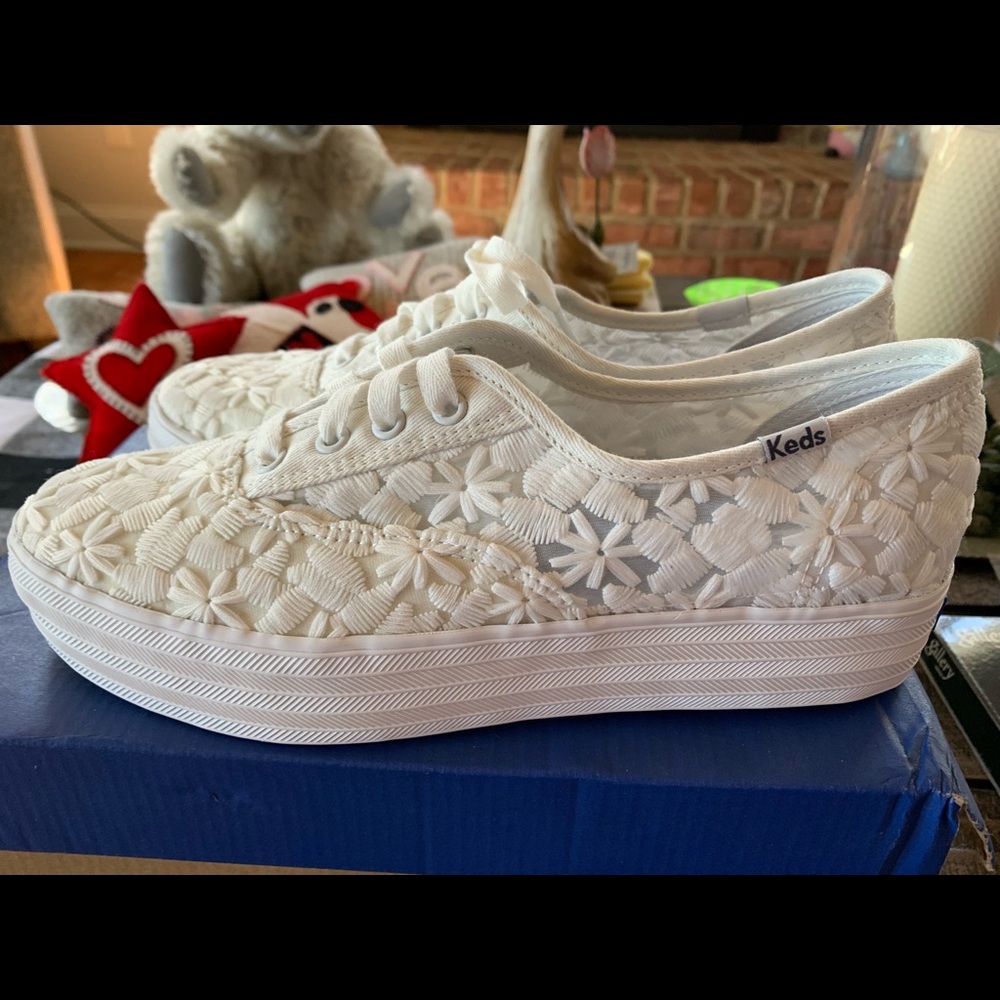 Keds Triple CVO Eyelet Cream shoes SZ 7.5